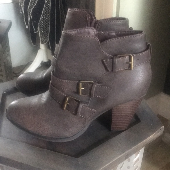 🔥New, brown booties, adorable